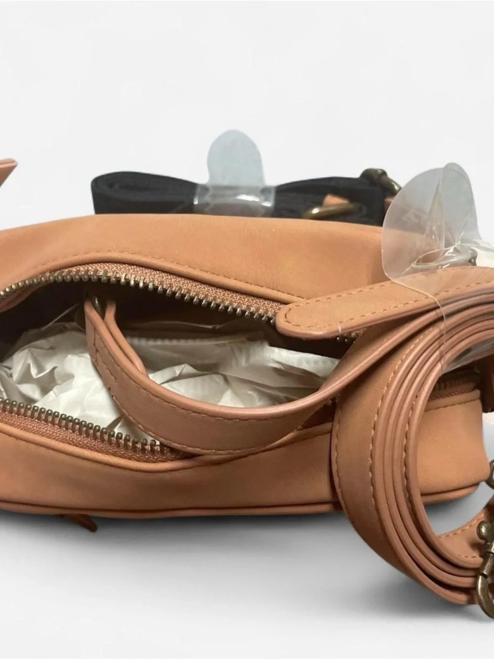 Universal Thread Tan/Cognac Crossbody with Front Zip